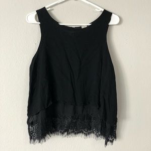 Cropped Shirt with Lace Detail